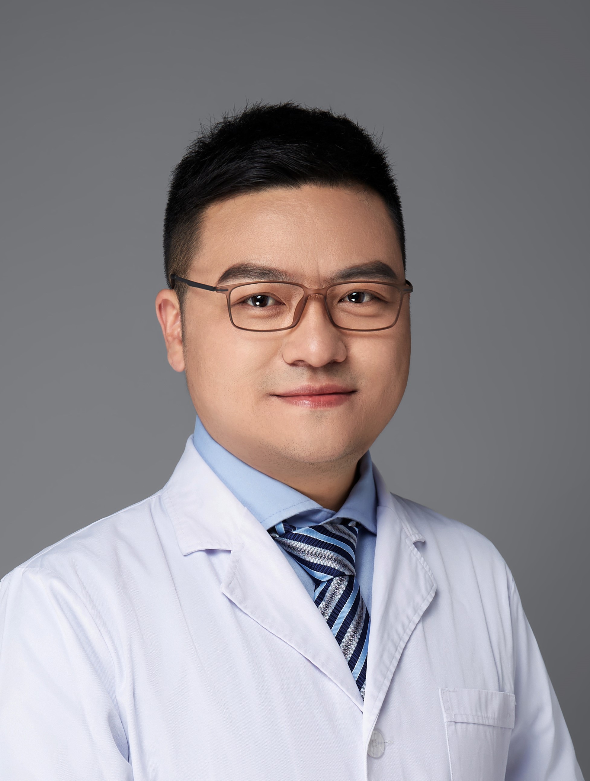 李新刚